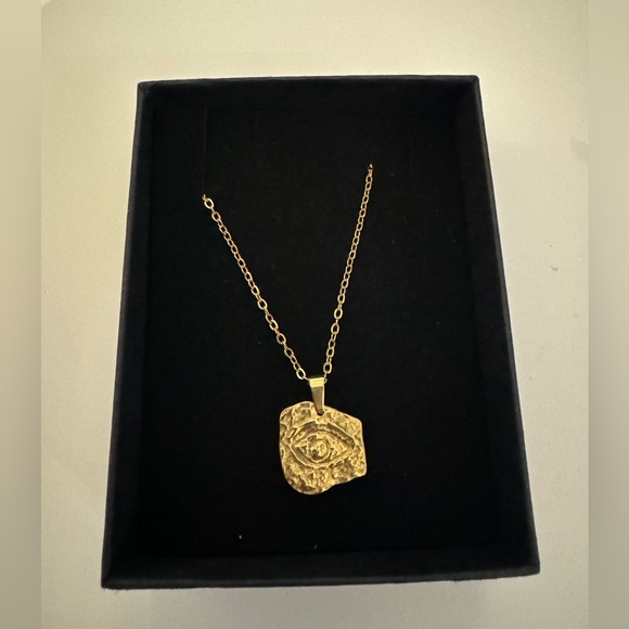 18K Gold Plated Vintage Necklace - Picture 4 of 5